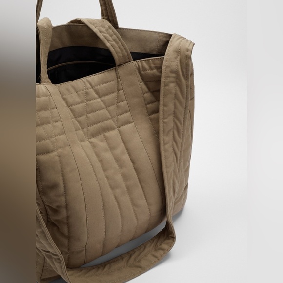 NWT. Zara Tan Quilted Shopper Tote Bag. - Picture 3 of 12